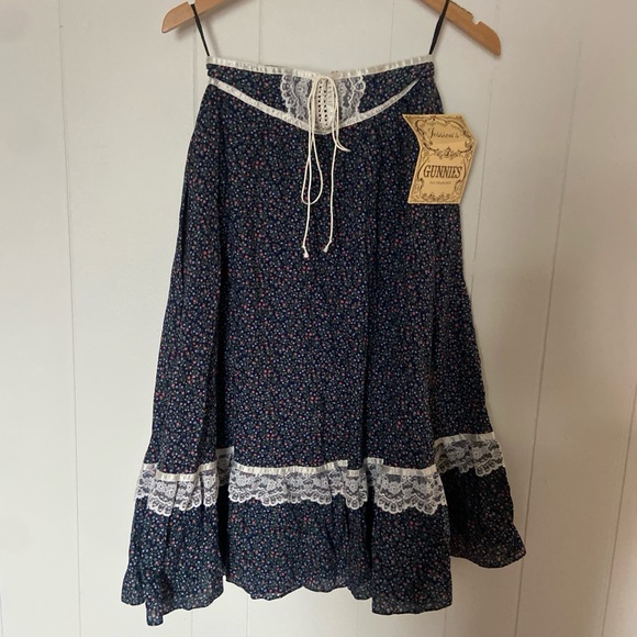 Floral Lace Trim Skirt